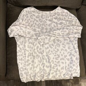 Old Navy Gray Leopard Print Women's Sweatshirt